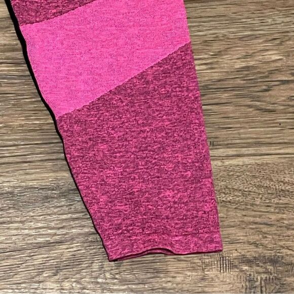 Pink Victoria’s Secret High Waist Seamless Leggings Light and Dark Pink Size Med - Picture 5 of 11